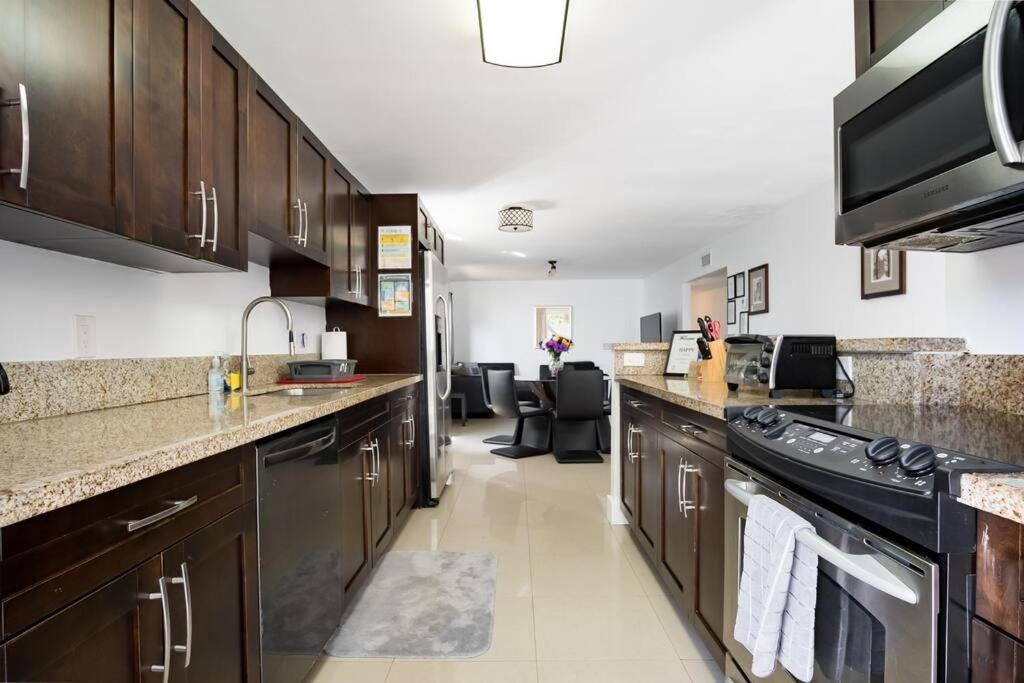 A2 - Endless Summer Vacation Rentals - 3 Bedroom Apartment Close To Casino Fort Lauderdale Exterior foto